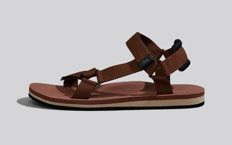 Airy Strap Sandals : Brown-Black